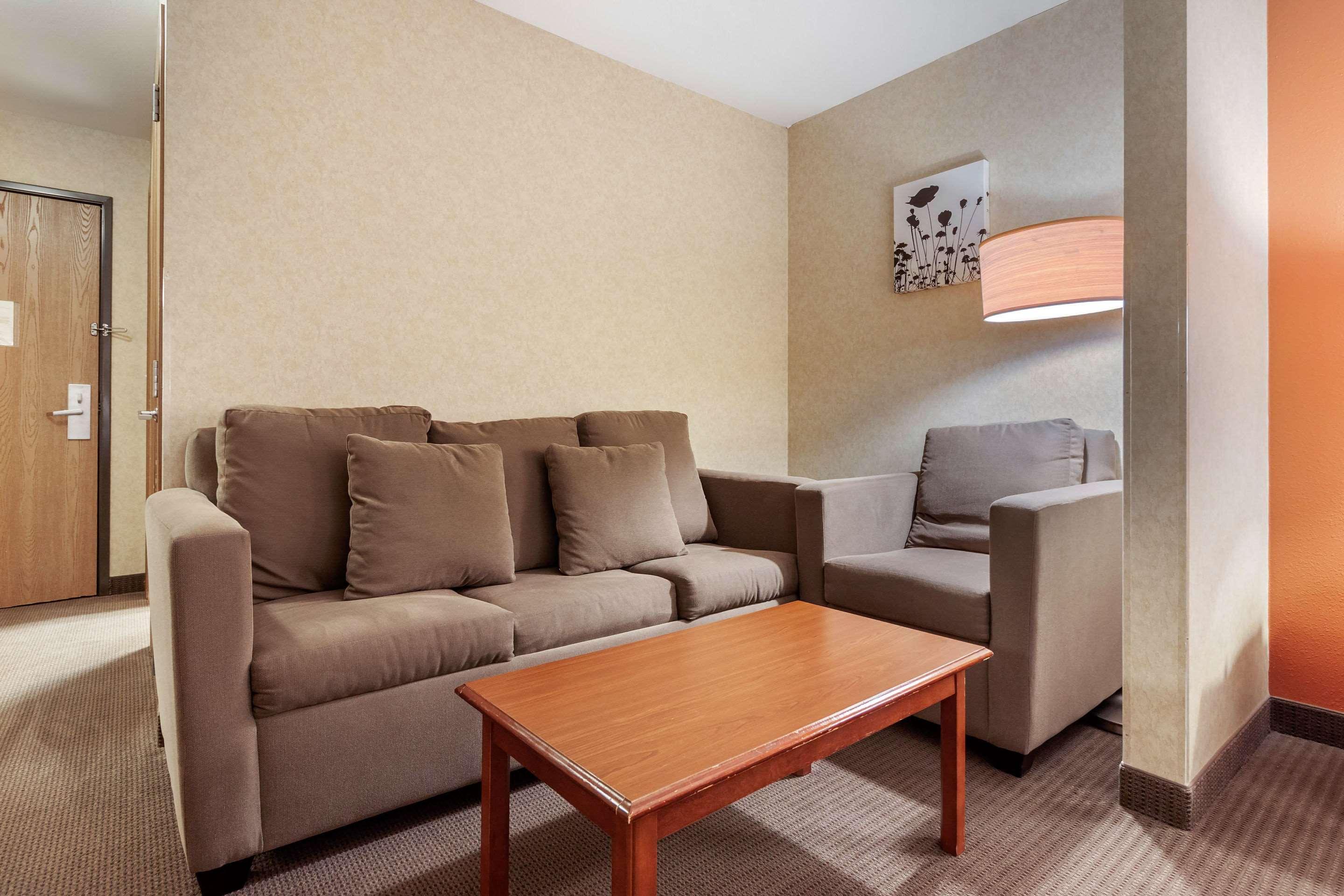 Sleep Inn & Suites Hays I-70 Εξωτερικό φωτογραφία