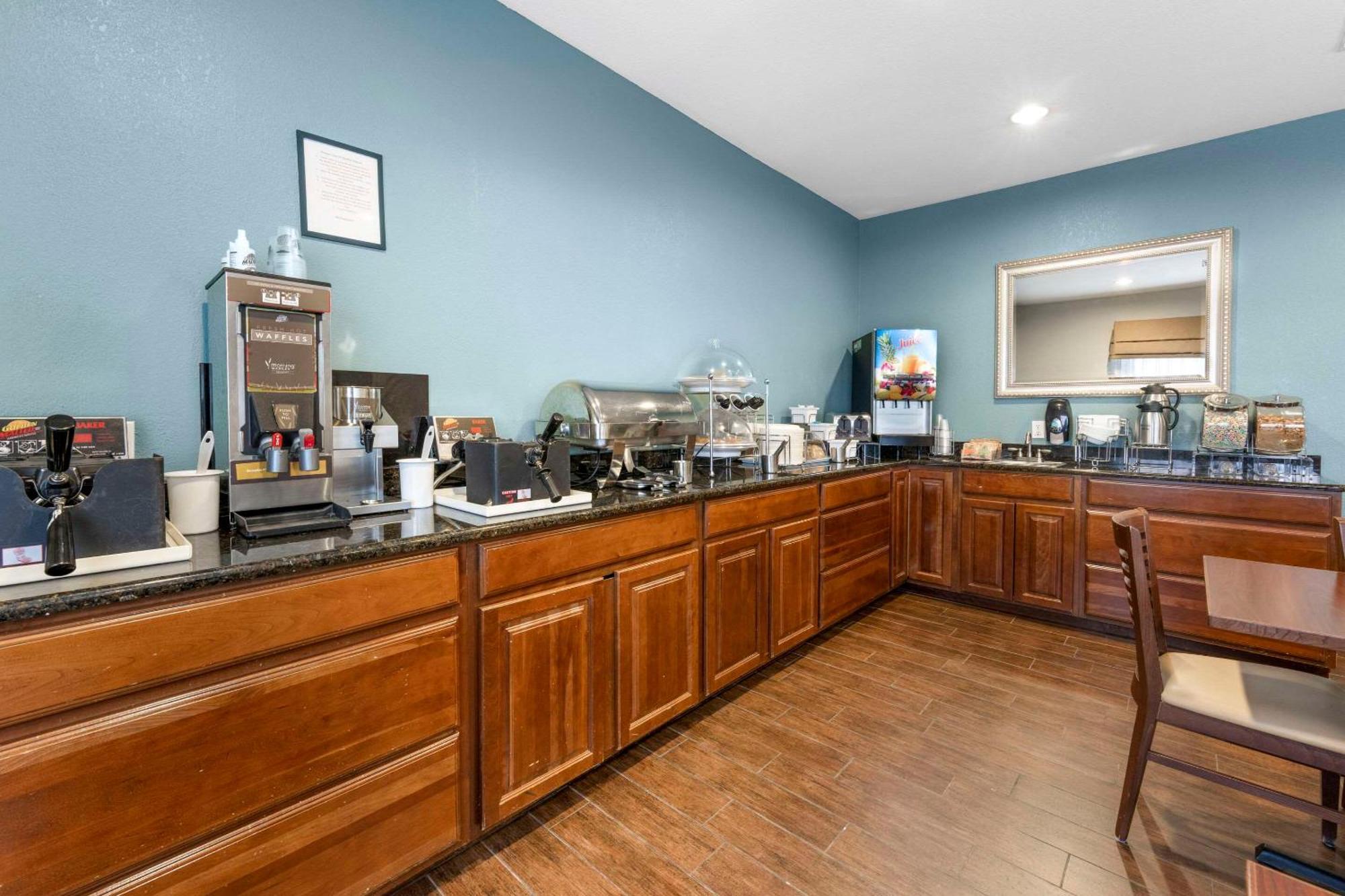 Sleep Inn & Suites Hays I-70 Εξωτερικό φωτογραφία
